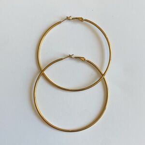 Elegant Gold Hoop Earrings
